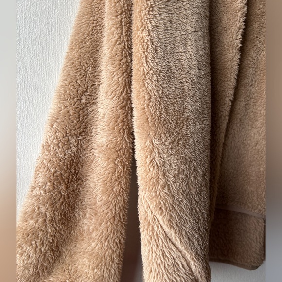 Teddy sweater - beige fuzzy! - Picture 3 of 4